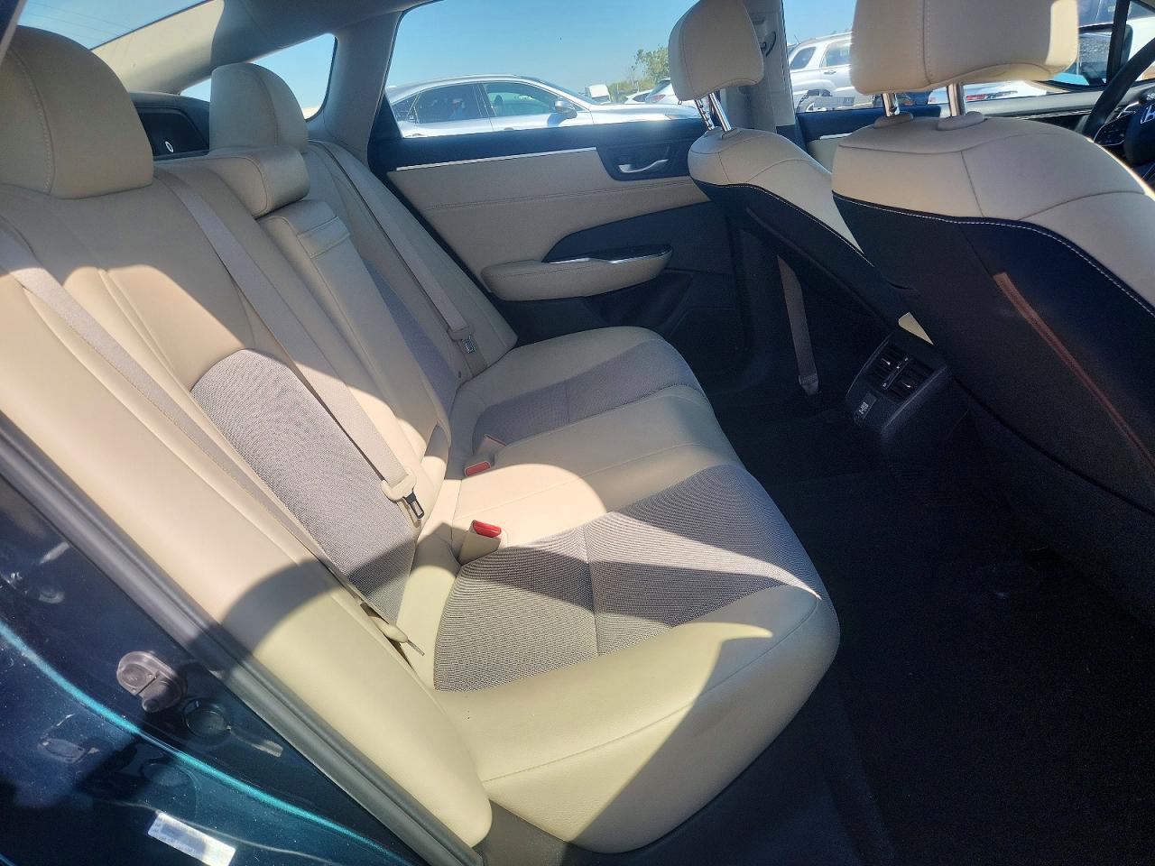 2019 Honda Clarity VIN JHMZC5F12KC003641 photo 10