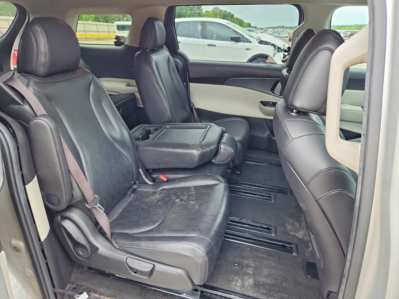 2023 Kia All other VIN KNDNB4H34P6272659 photo 11