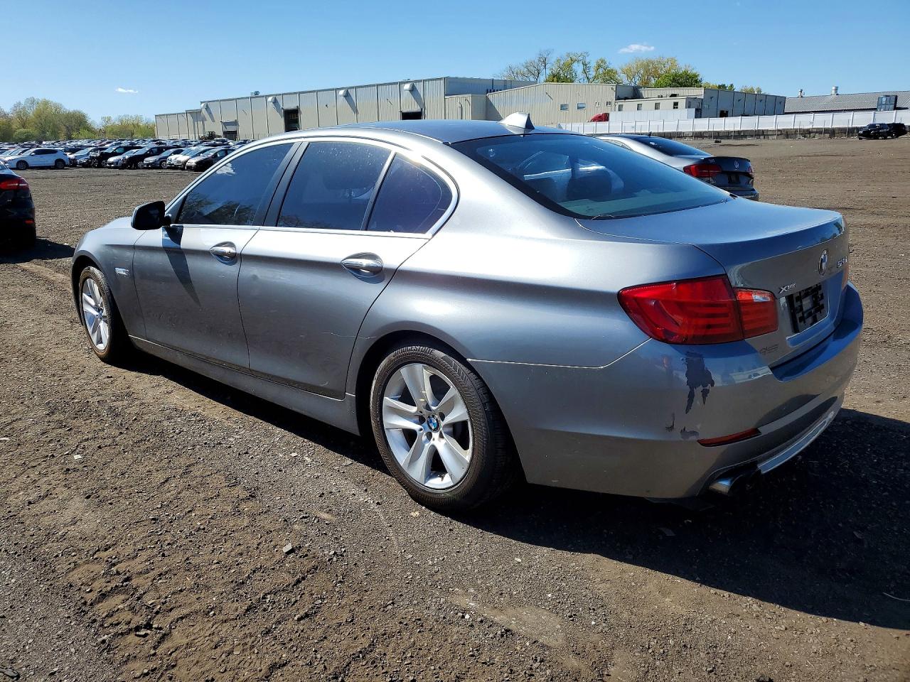 2013 BMW 5 series VIN WBAXH5C59DD112805 photo 2