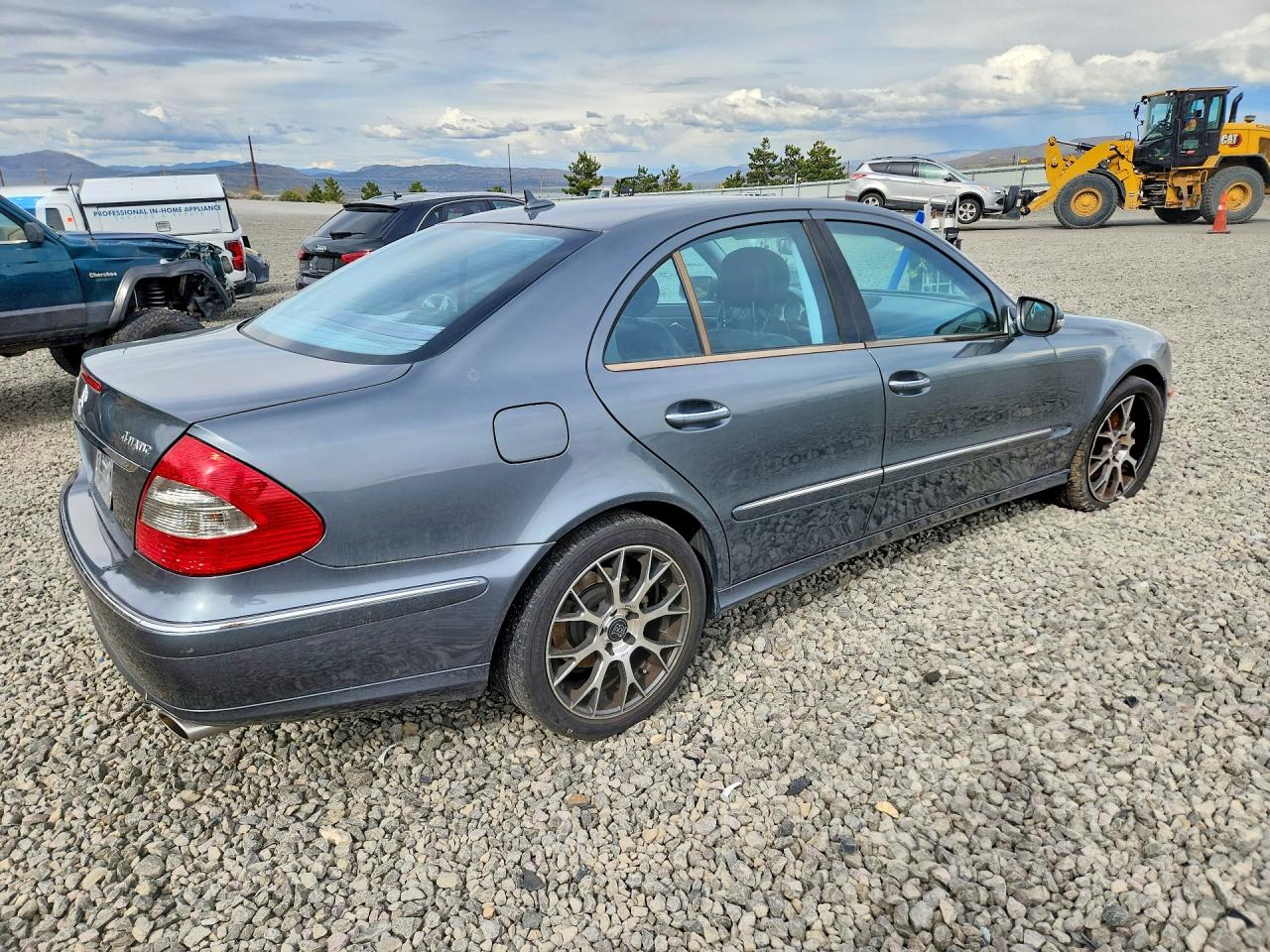 2008 Mercedes-Benz E-class VIN WDBUF87X88B305925 photo 3