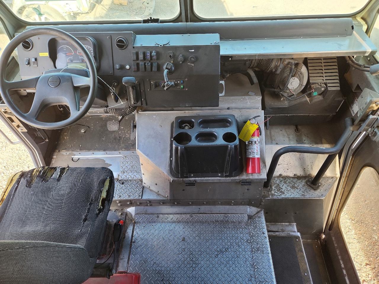 2020 FREIGHTLINER Chassis m VIN 4UZAC2EAXLCMK0422 photo 8