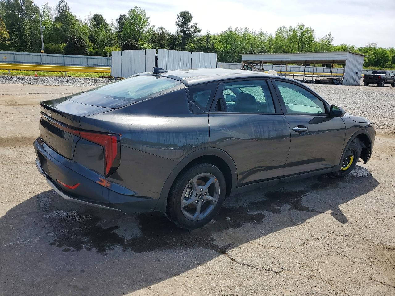 2025 Kia All other VIN 3KPFT4DE6SE200907 photo 3