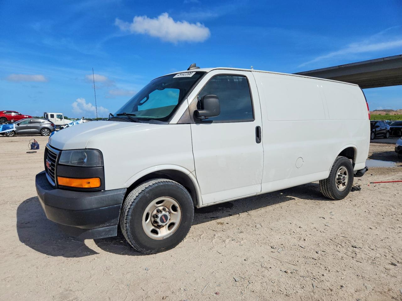 2019 GMC Savana VIN 1GTW7AFG7K1191042 photo 1