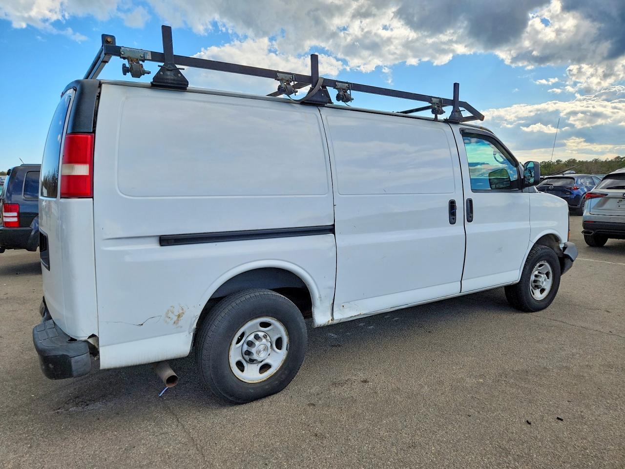 2008 CHEV Express VIN 1GCHG35K181228430 photo 3
