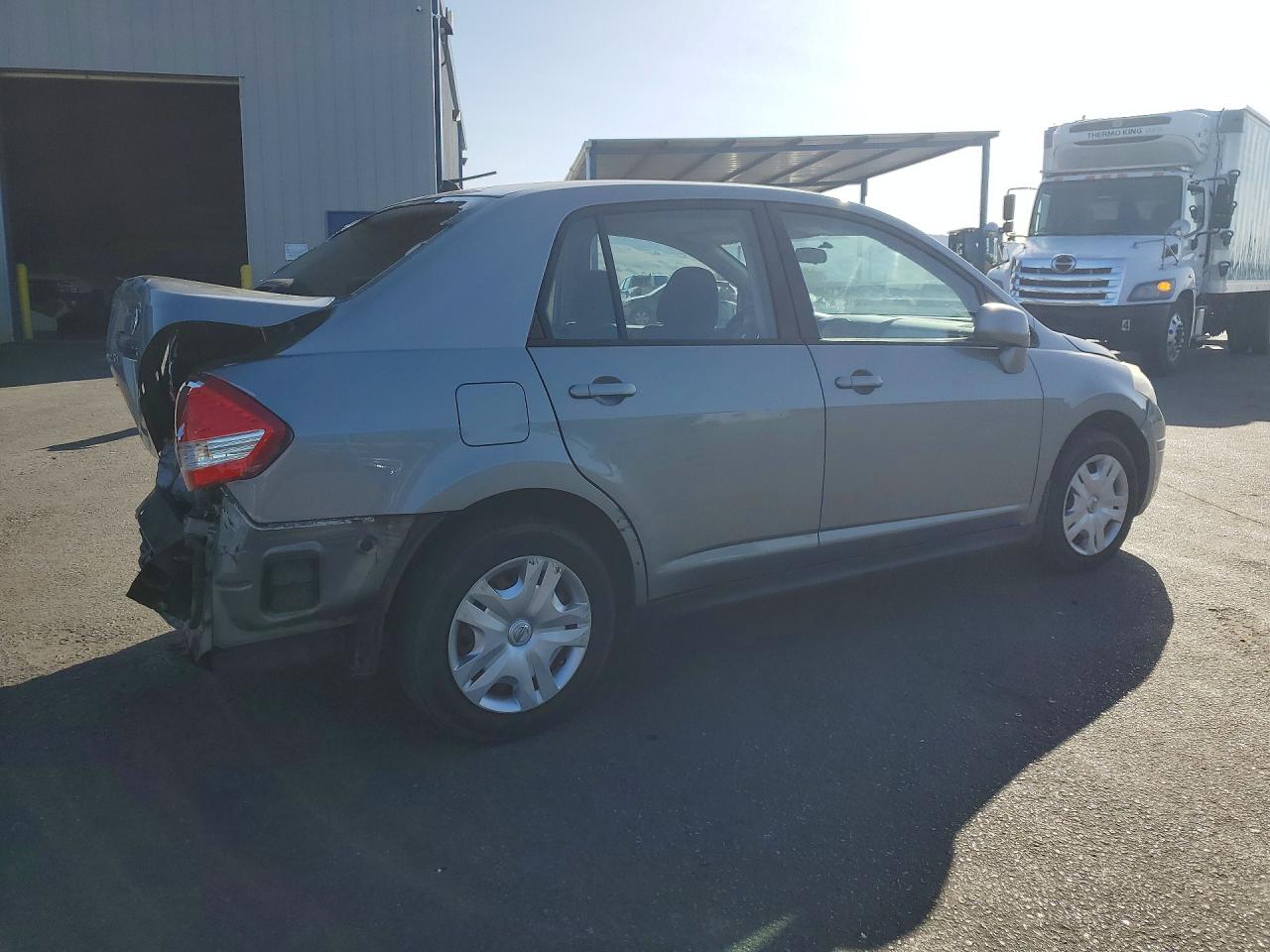 2010 NISS Versa VIN 3N1BC1AP5AL447237 photo 3