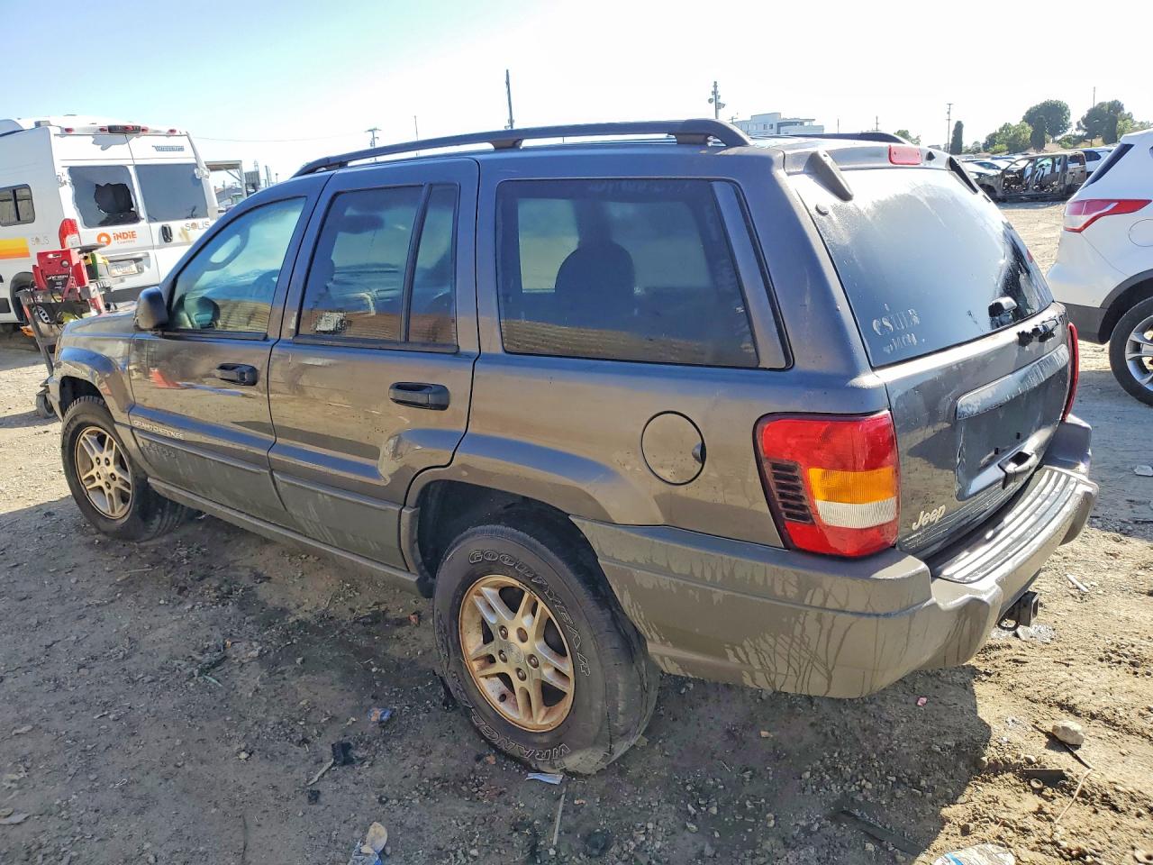 2000 Jeep Cherokee VIN 1J8GX48S02C277989 photo 2