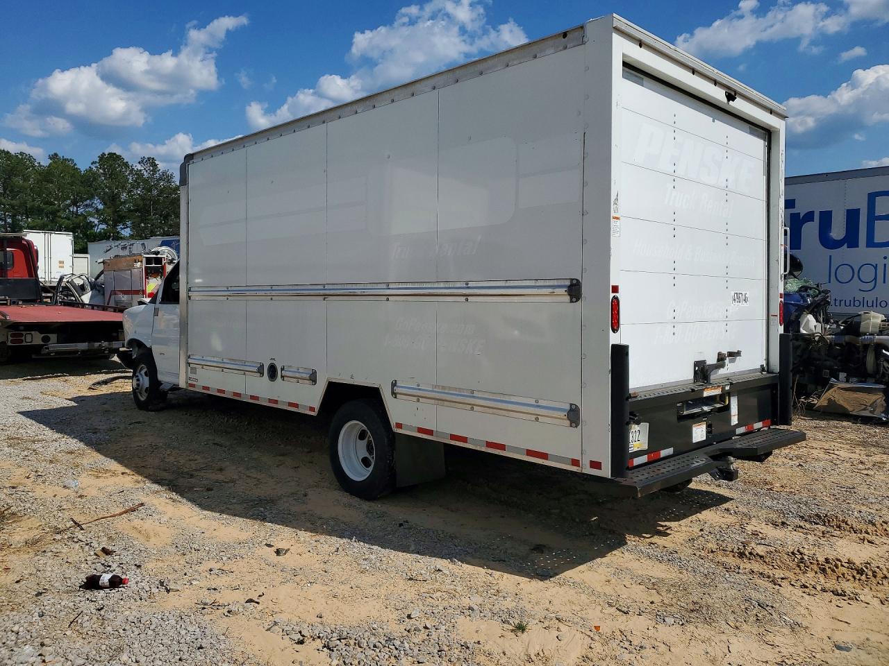 2021 GMC Savana VIN 7GZ37TC7XMN011313 photo 2