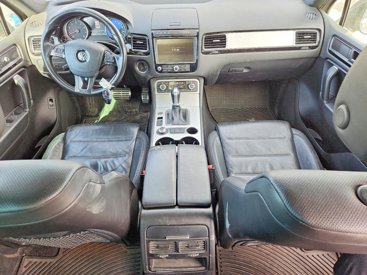 2017 Volkswagen Touareg VIN WVGRF7BP2HD003183 photo 8