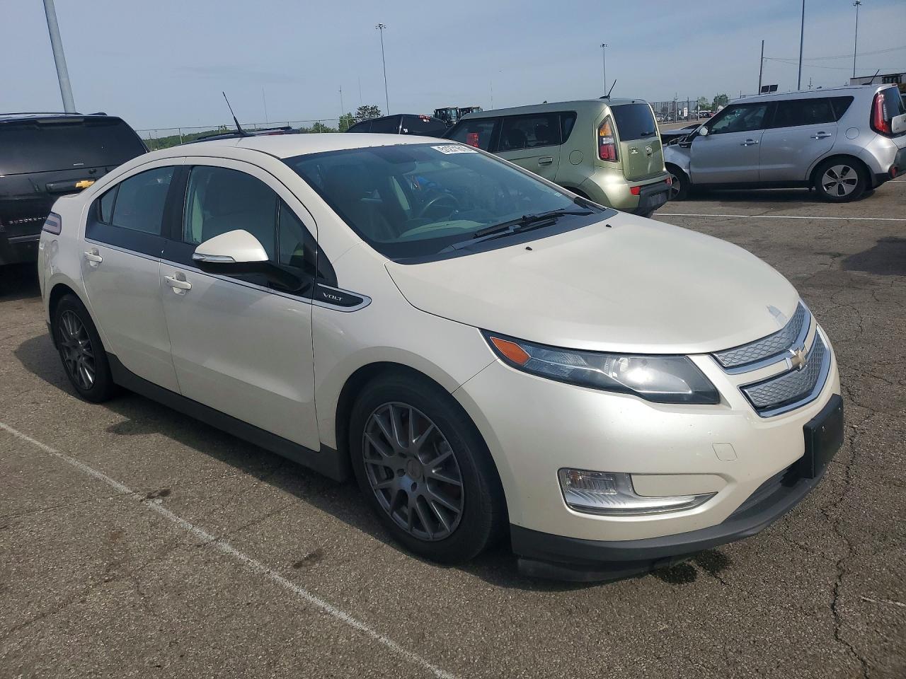 2013 CHEV Volt VIN 1G1RB6E46DU114821 photo 4