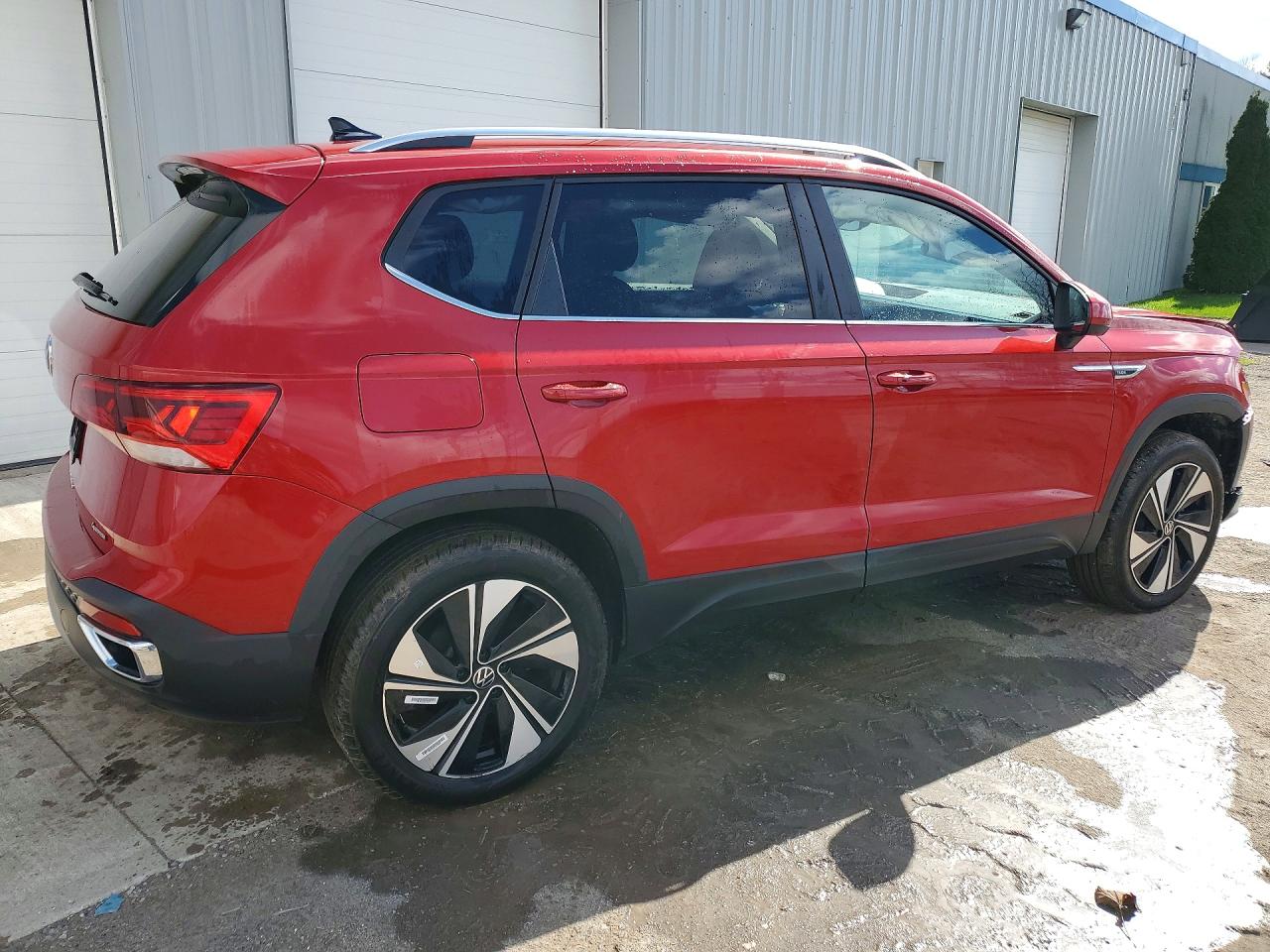 2024 Volkswagen All other VIN 3VVUX7B29RM089728 photo 3
