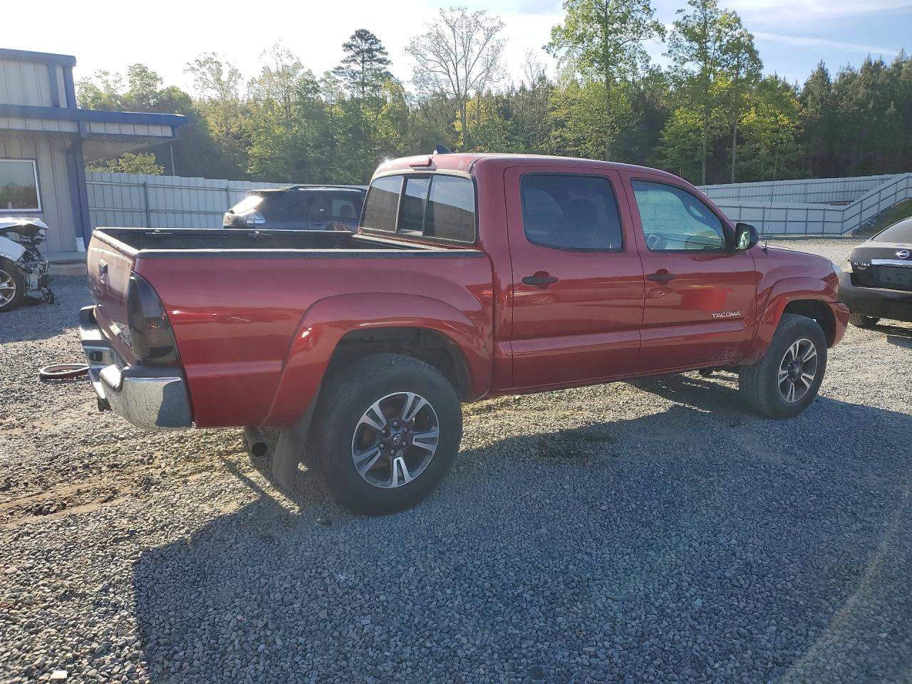 2015 Toyota Tacoma VIN 5TFJU4GNXFX085690 photo 3