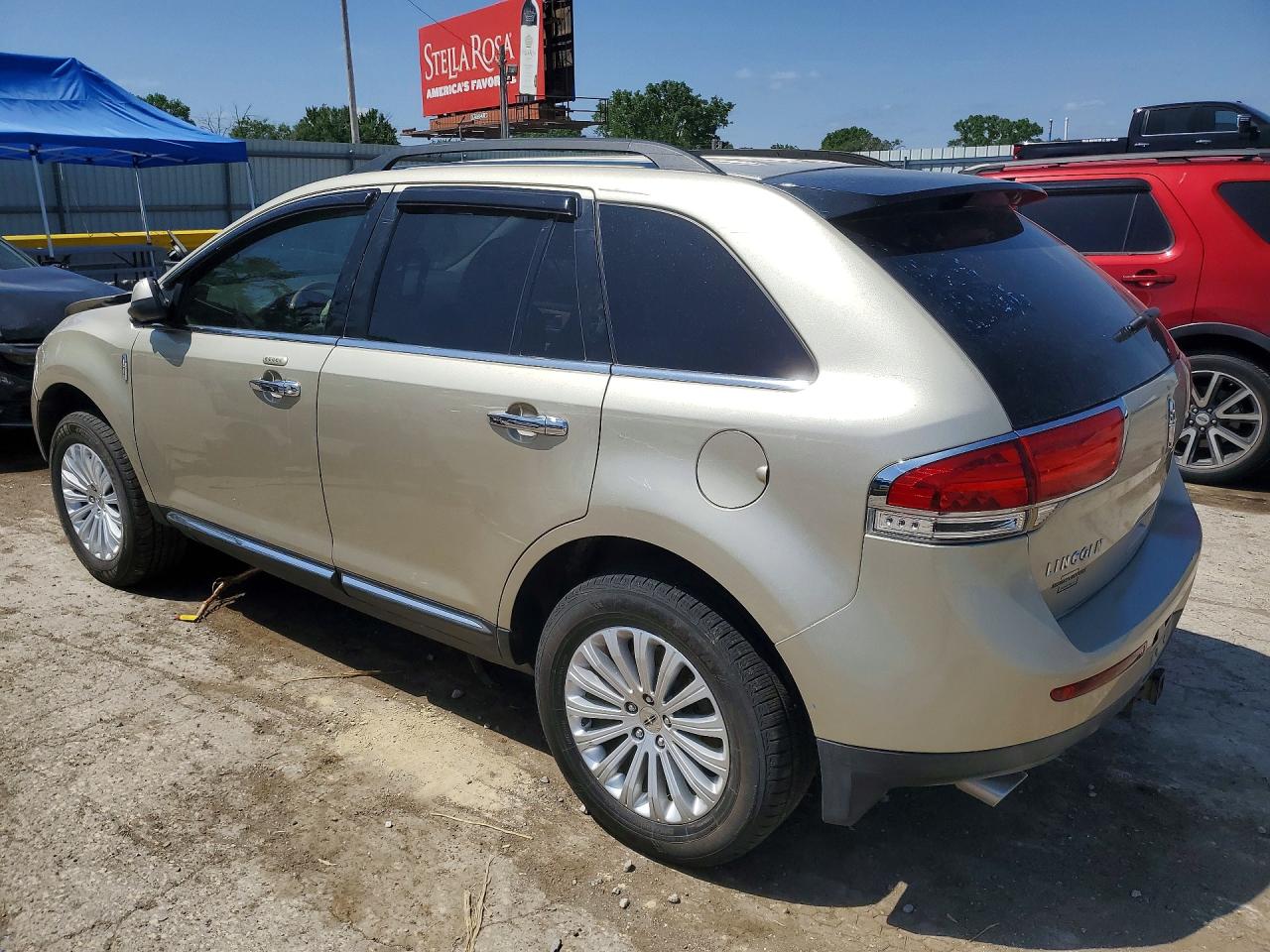 2011 LINCOLN Mkx VIN 2LMDJ6JK1BBJ28668 photo 2