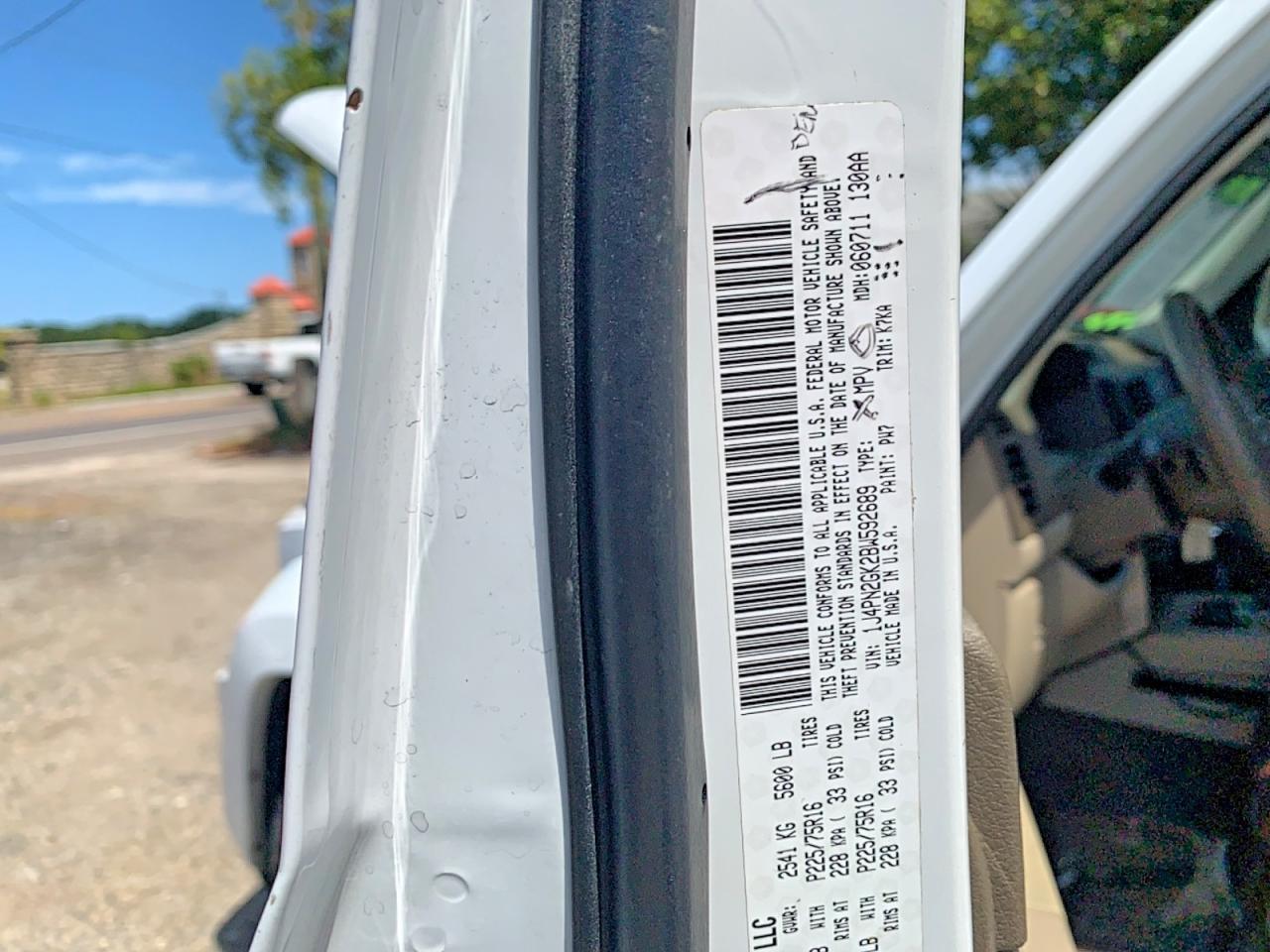 2011 Jeep Liberty VIN 1J4PN2GK2BW592689 photo 10