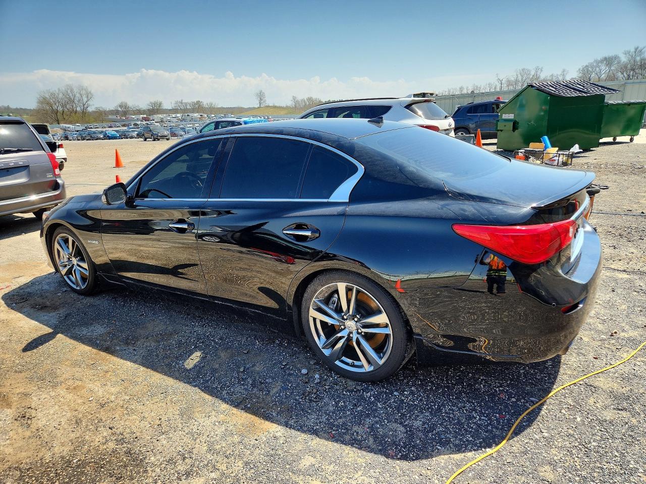 2015 Infiniti Q50 Hybrid Premium VIN JN1AV7AP6FM790595 photo 2