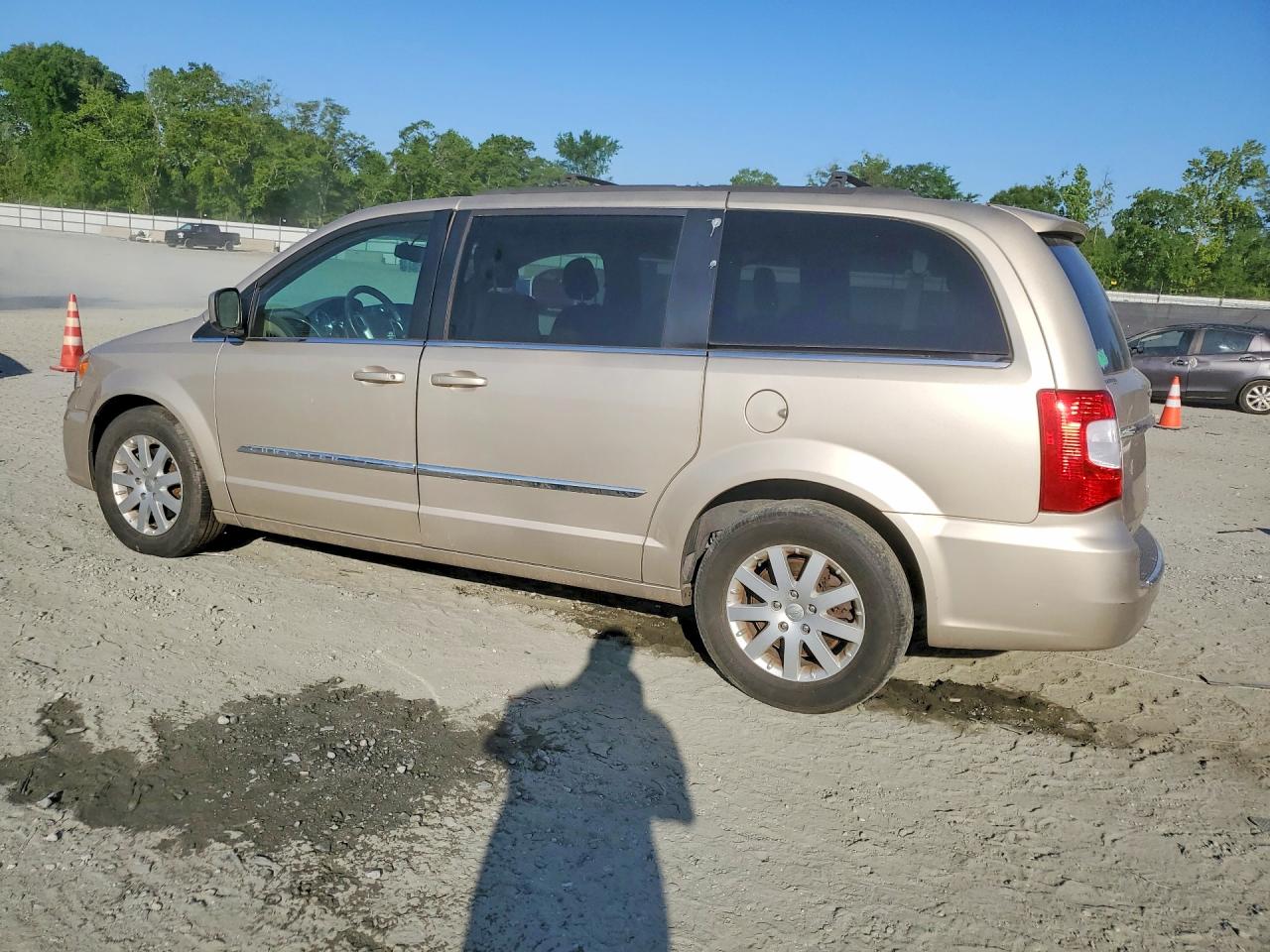 2016 Chrysler Minivan VIN 2C4RC1BG2GR287243 photo 2