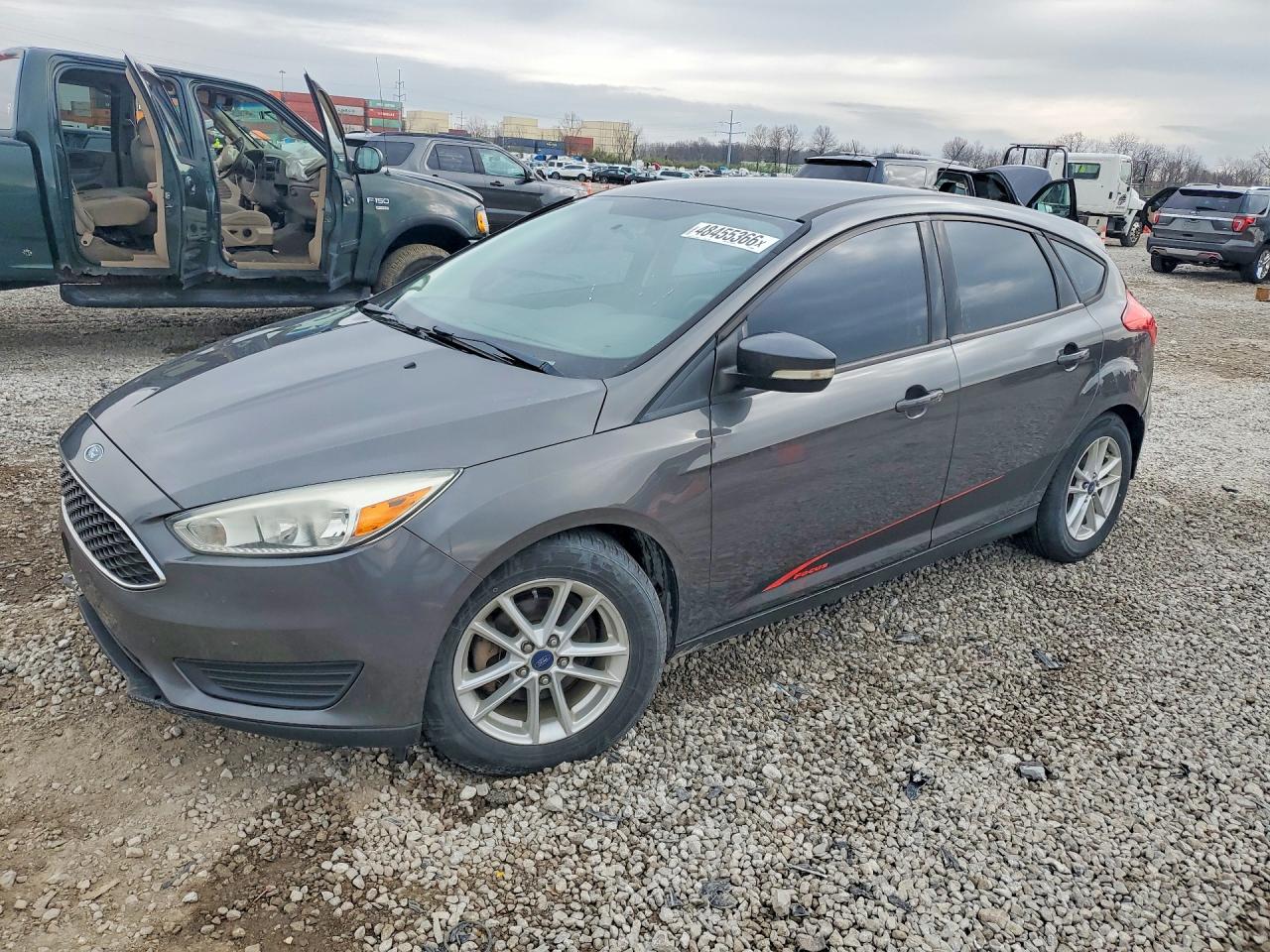 2015 Ford Focus VIN 1FADP3K21FL245383 photo 1