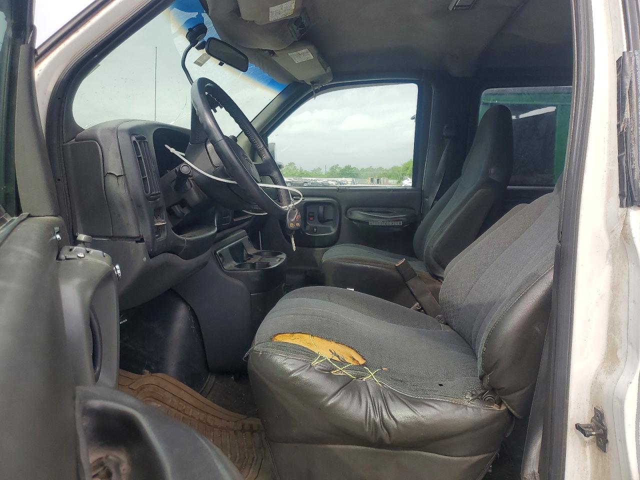 2002 CHEVROLET Express VIN 1GAHG39RX21102543 photo 7