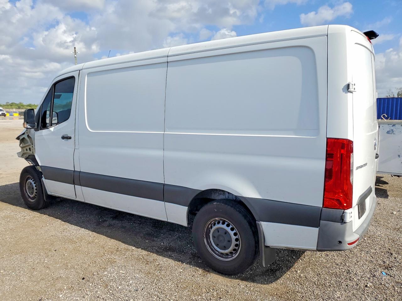 2022 Mercedes-Benz Sprinter VIN W1Y70BGY9NT088604 photo 2