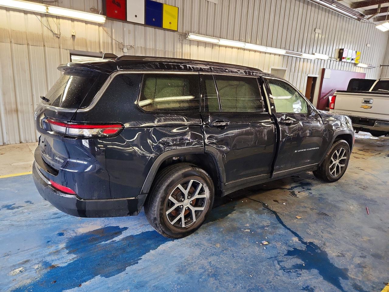 2023 Jeep Cherokee VIN 1C4RJKBG3P8852798 photo 3