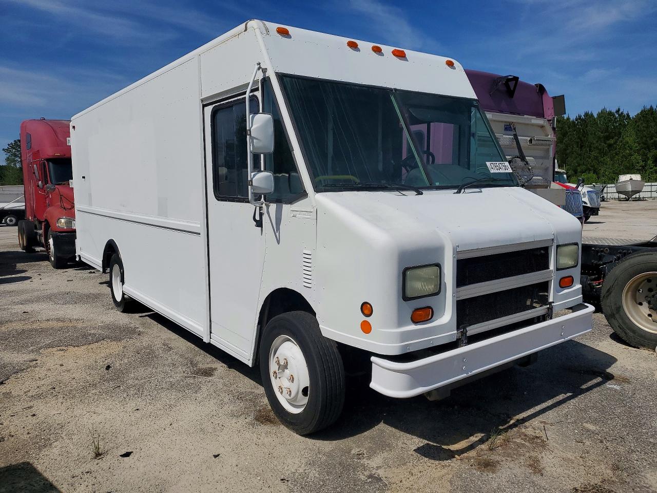 1999 FREIGHTLINER All models VIN 4UZA4FA47XCA64153 photo 4
