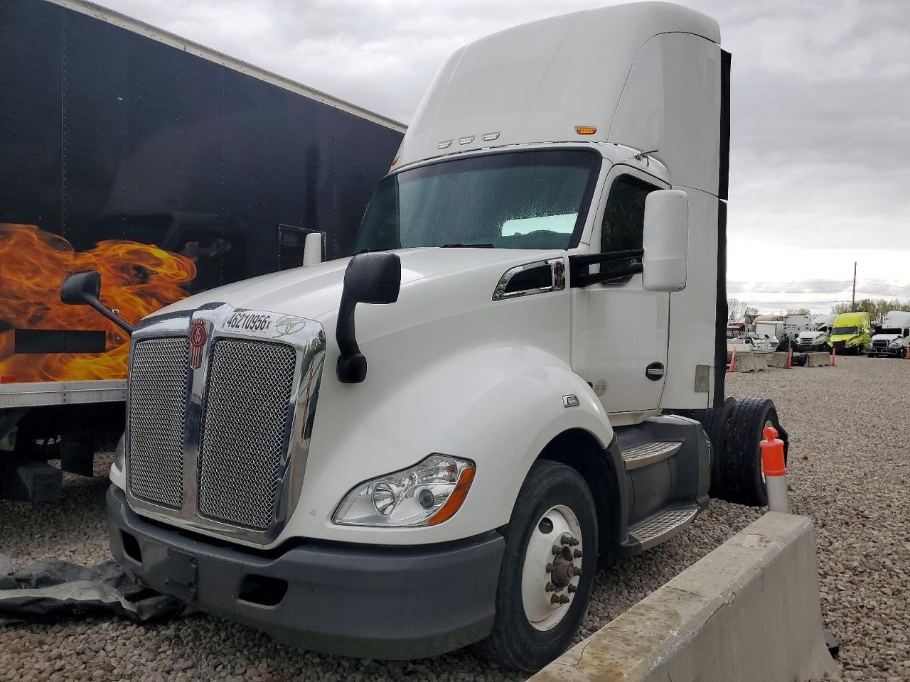 2016 KENWORTH All other VIN 1XKYA48X2GJ496307 photo 2
