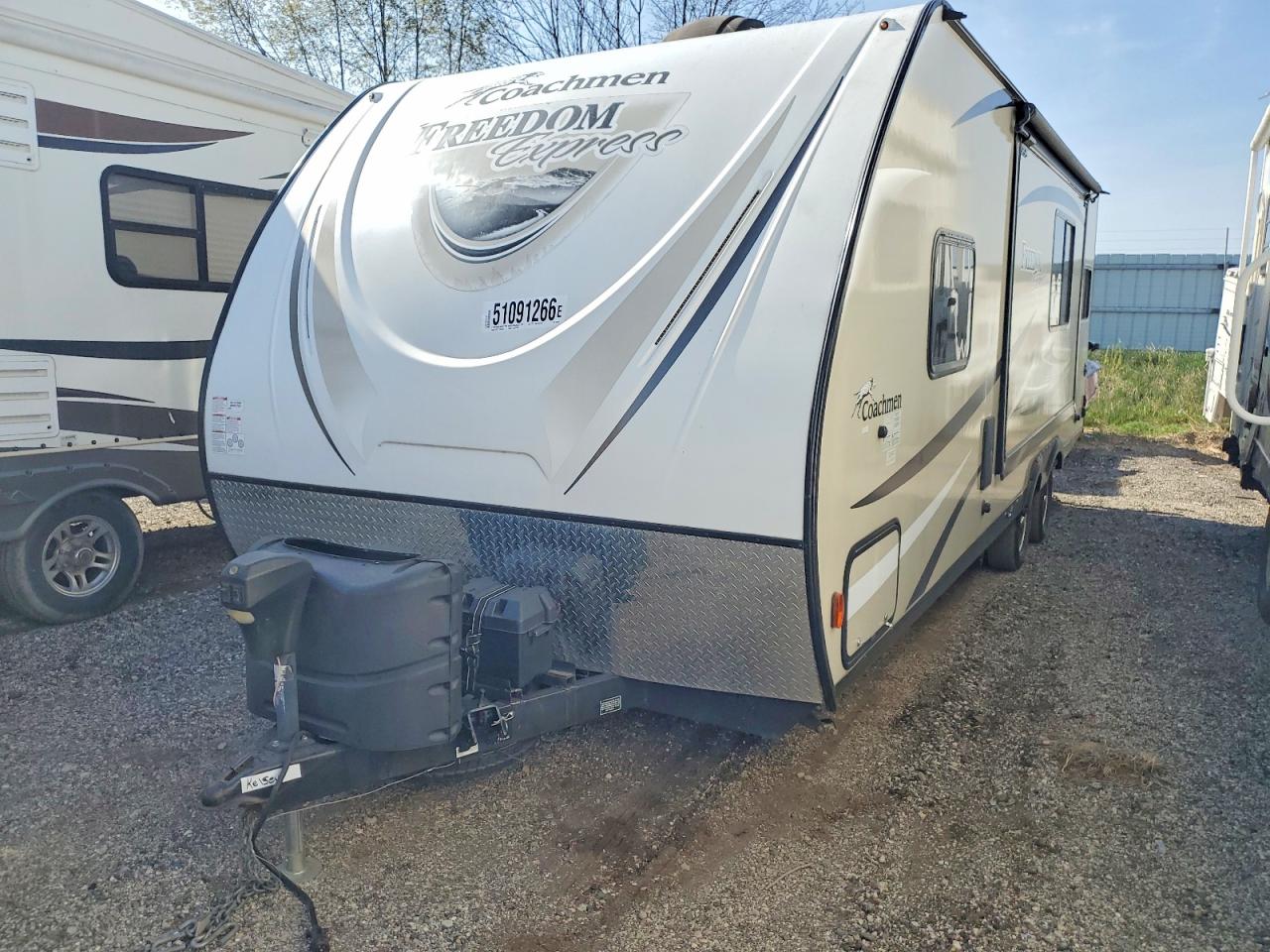2017 COACHMAN Trailers VIN 5ZT2FEPB1HL001534 photo 2