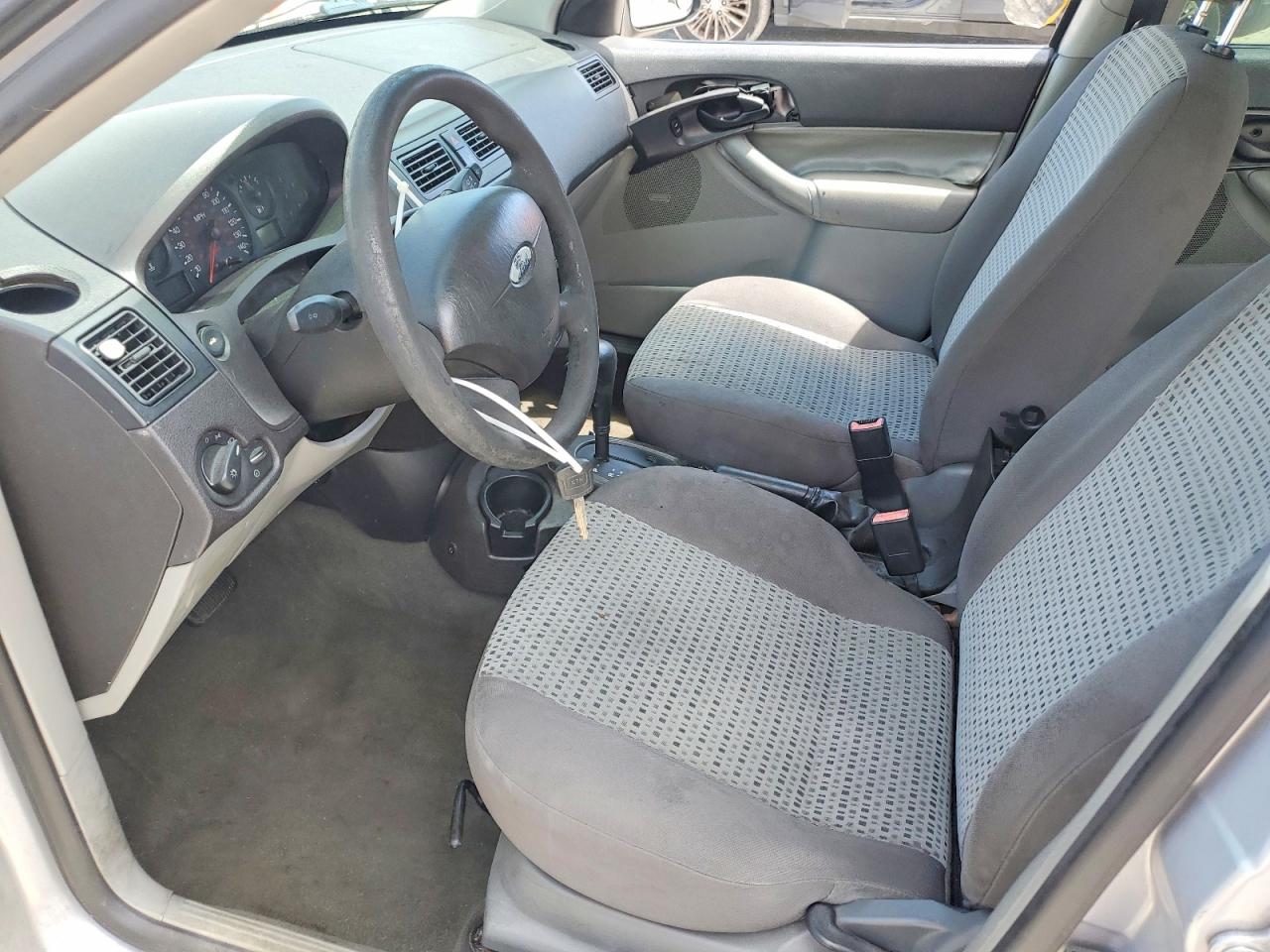 2007 Ford Focus VIN 1FAHP34N57W341817 photo 7