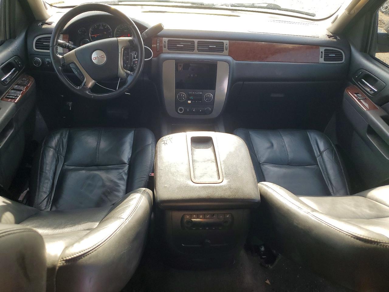 2010 GMC Yukon VIN 1GKMCCE31AR217720 photo 8