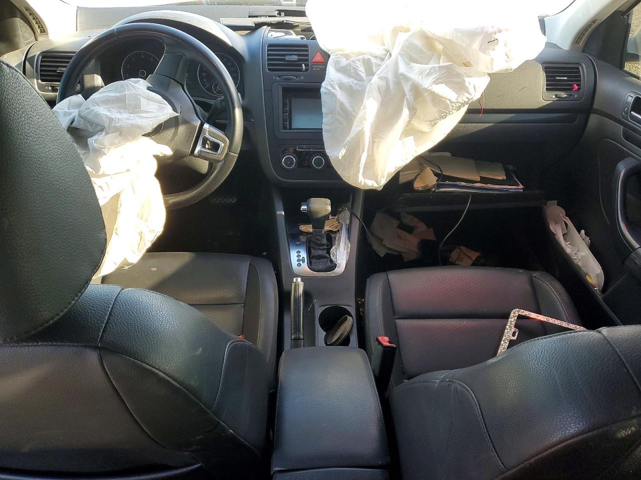 2010 Volkswagen Jetta VIN 3VWRZ7AJ7AM049172 photo 8