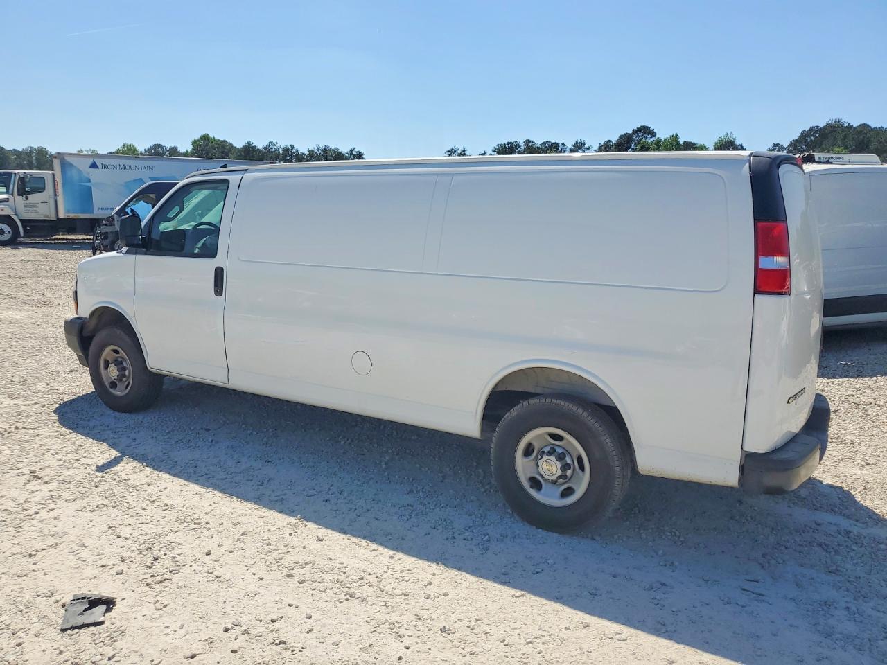 2025 CHEVROLET Express VIN 1GCZGHFP4S1266785 photo 2