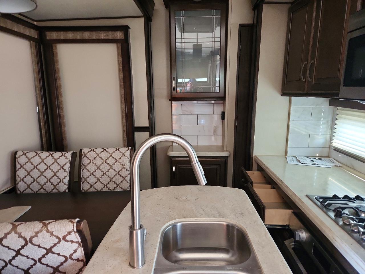 2019 GRAND Solitude VIN 573FS4320K9900123 photo 6