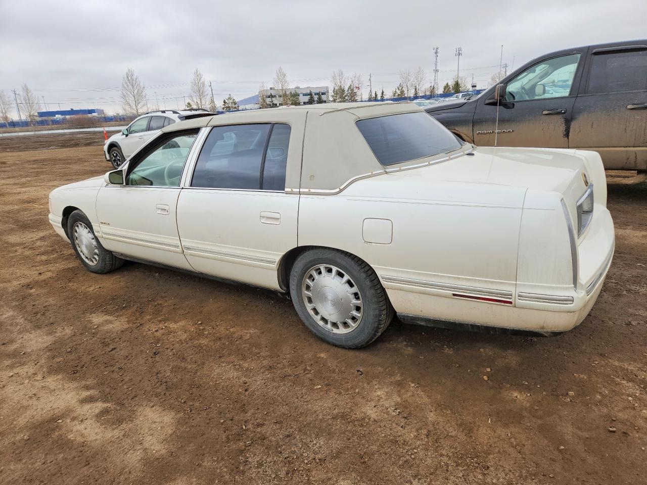 1997 Cadillac Deville VIN 1G6KD52YXVU218172 photo 2