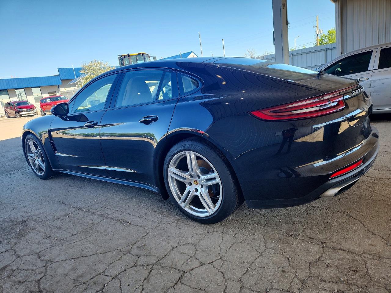 2018 Porsche Panamera VIN WP0AA2A70JL116193 photo 2