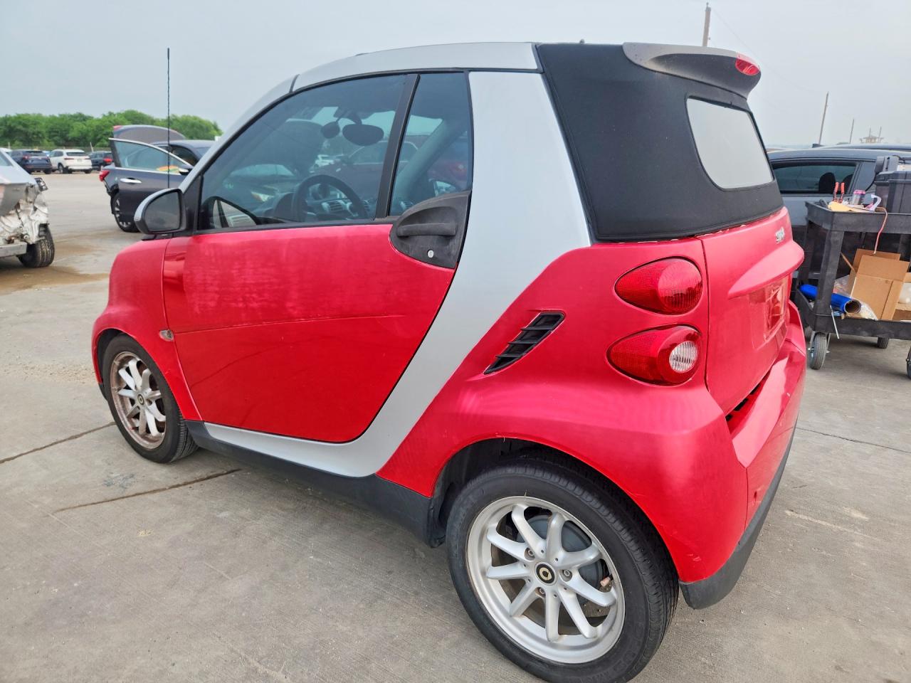 2009 Smart Fortwo VIN WMEEK31X69K241867 photo 2