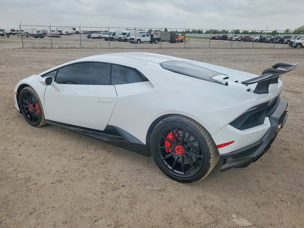 2018 Lamborghini All other VIN ZHWUD4ZF7JLA11091 photo 2