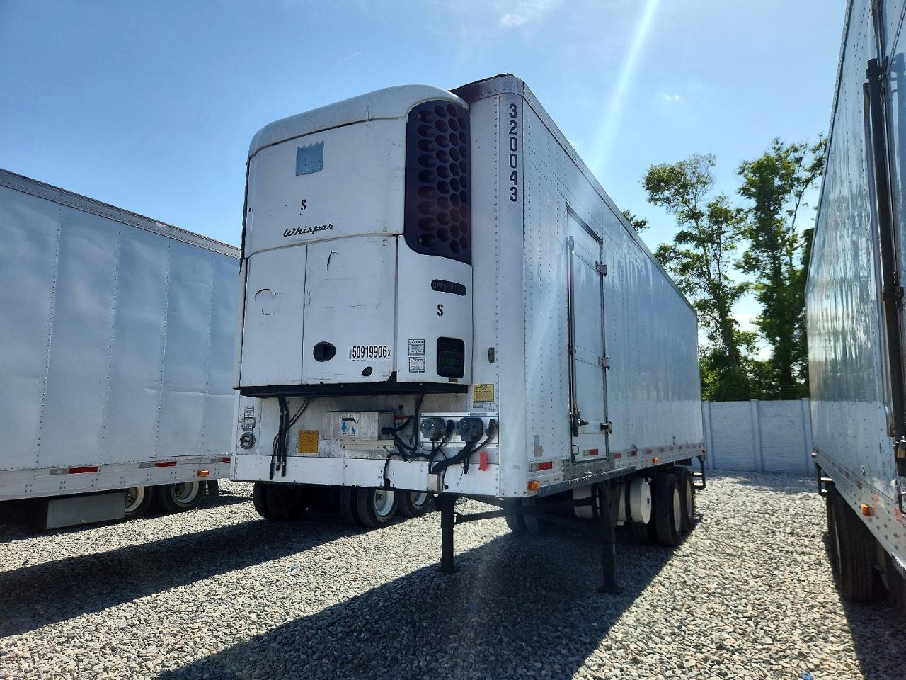 2015 UTILITY All models VIN 1UYVS2321FM245501 photo 2