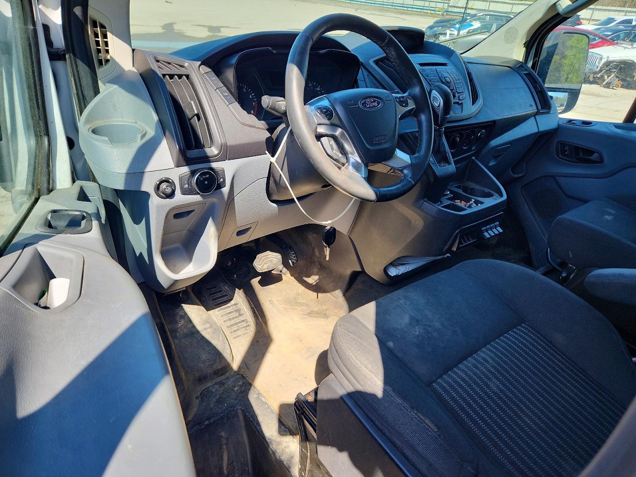 2015 Ford Transit VIN 1FTNR1ZM0FKA45217 photo 8
