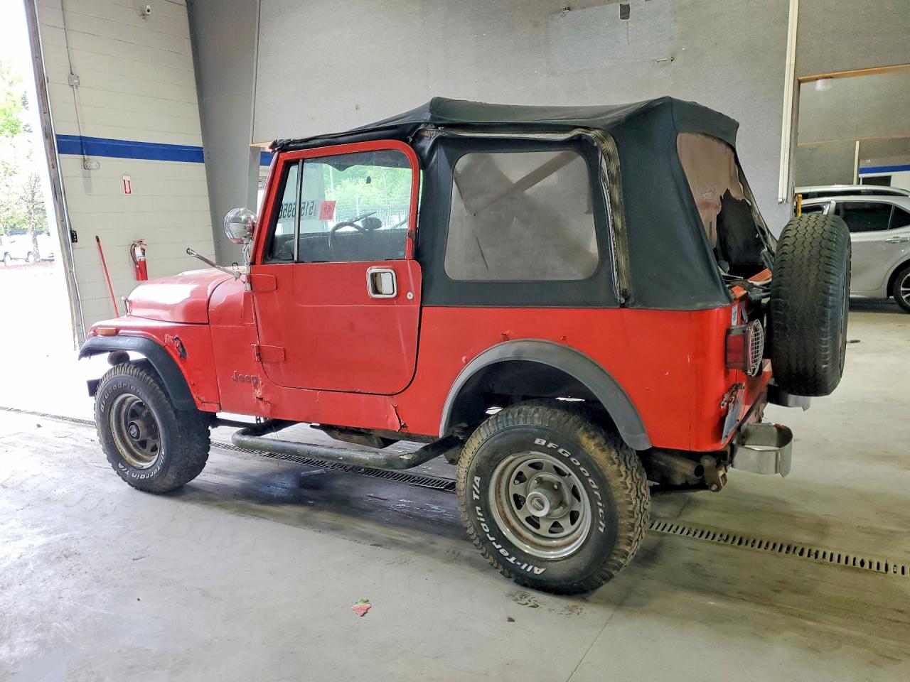 1983 JEEP Cj VIN 1JCCM87EXDT051817 photo 2