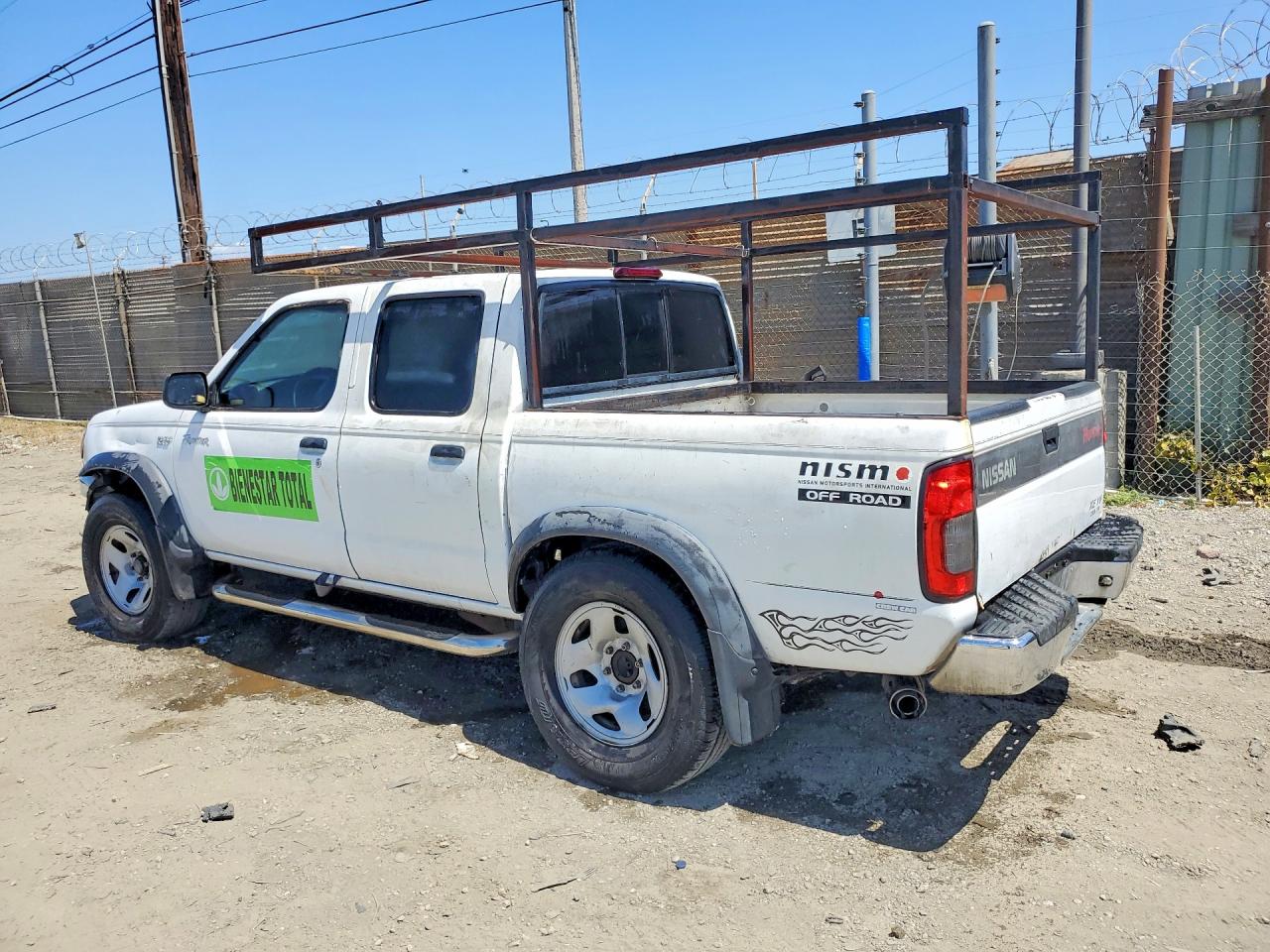 2000 Nissan Frontier VIN 1N6ED27T2YC361517 photo 2