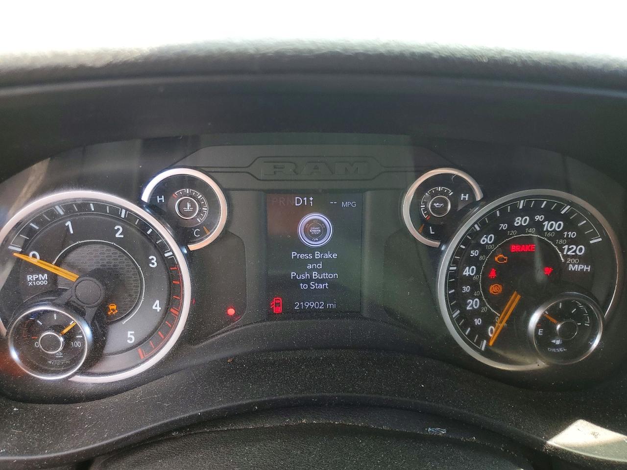 2021 Ram 2500 VIN 3C6UR5CL5MG632205 photo 9