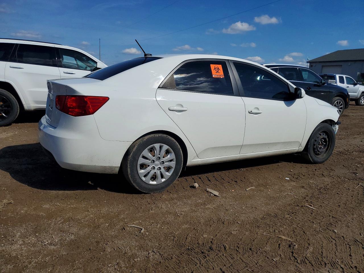 2013 Kia Forte VIN KNAFT4A24D5738589 photo 3