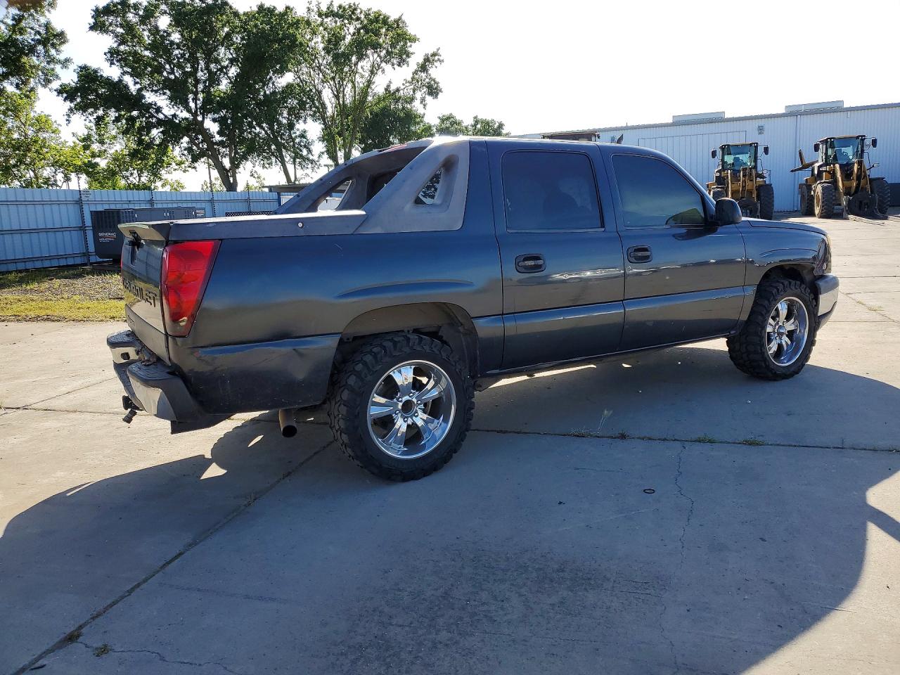 2004 Chevrolet Avalanche VIN 3GNEC12T24G100717 photo 3