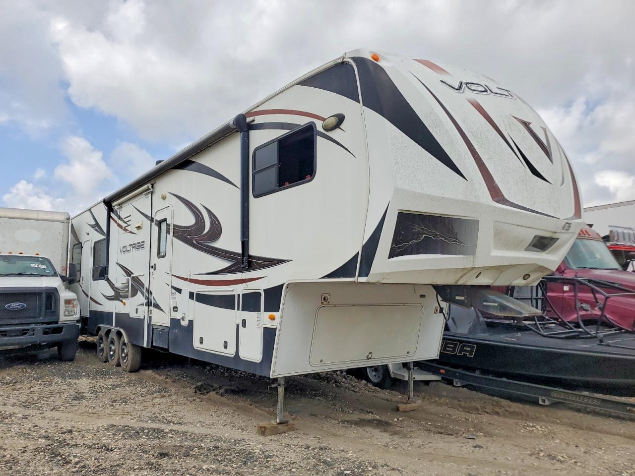 2011 DUTCHMEN VOLTAGE CAMPER VIN 47CFVTV32BC660122 photo 1