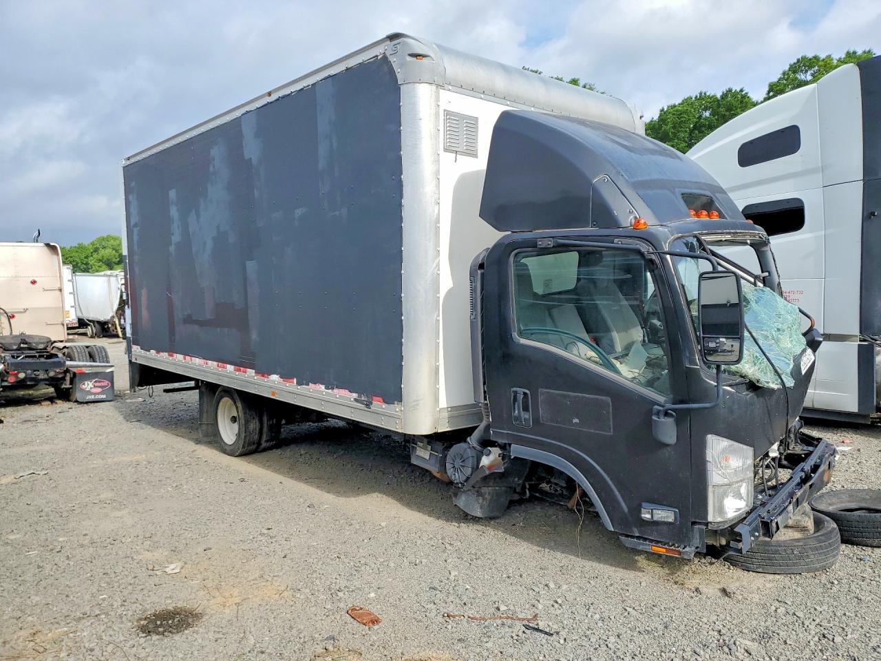 2019 Isuzu All models VIN 54DC4W1B5KS804091 photo 4