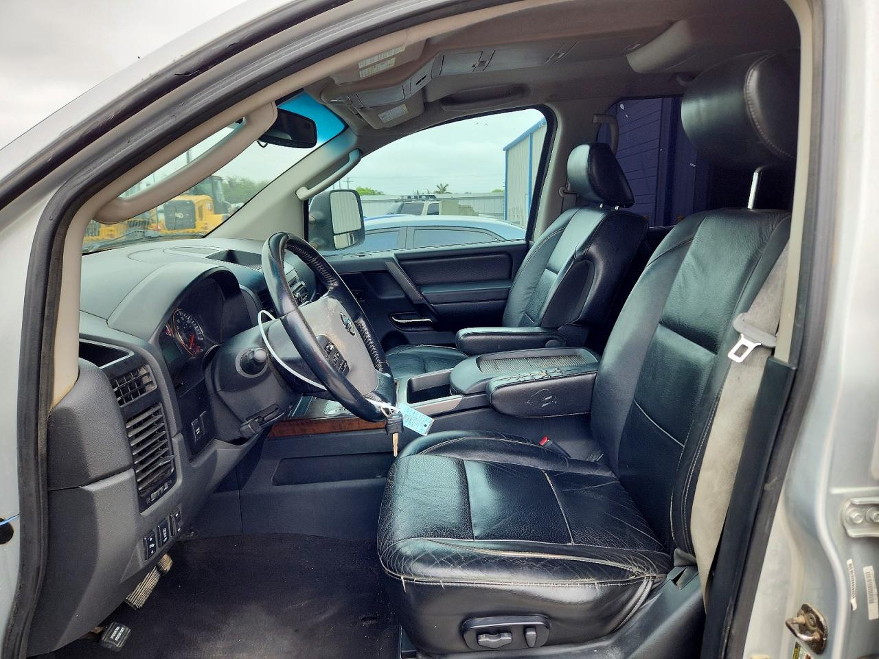 2010 Nissan TITAN VIN 1N6BA0EC6AN319431 photo 7