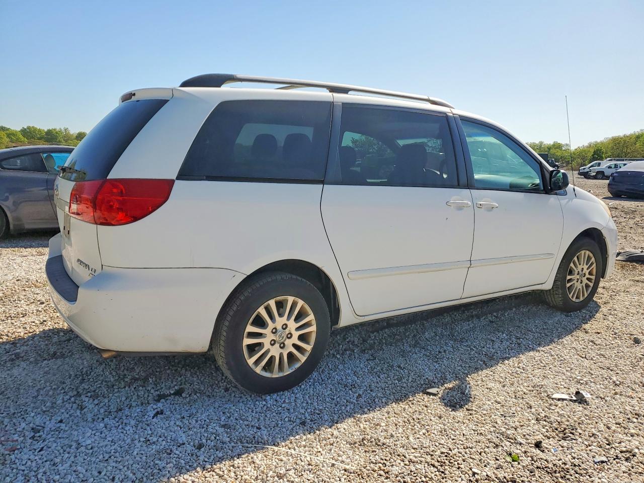 2007 TOYT Sienna VIN 5TDBK23C87S008410 photo 3