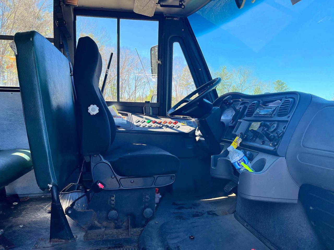 2011 FREIGHTLINER All other VIN 4UZABRDUXBCAT8027 photo 5