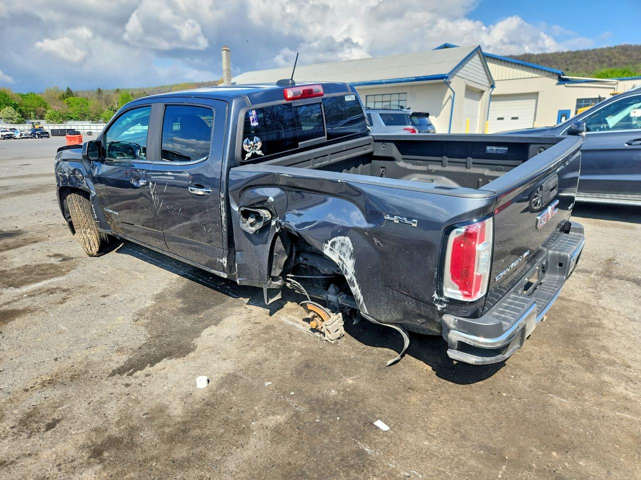 2017 GMC Canyon VIN 1GTG6DEN6H1313990 photo 2