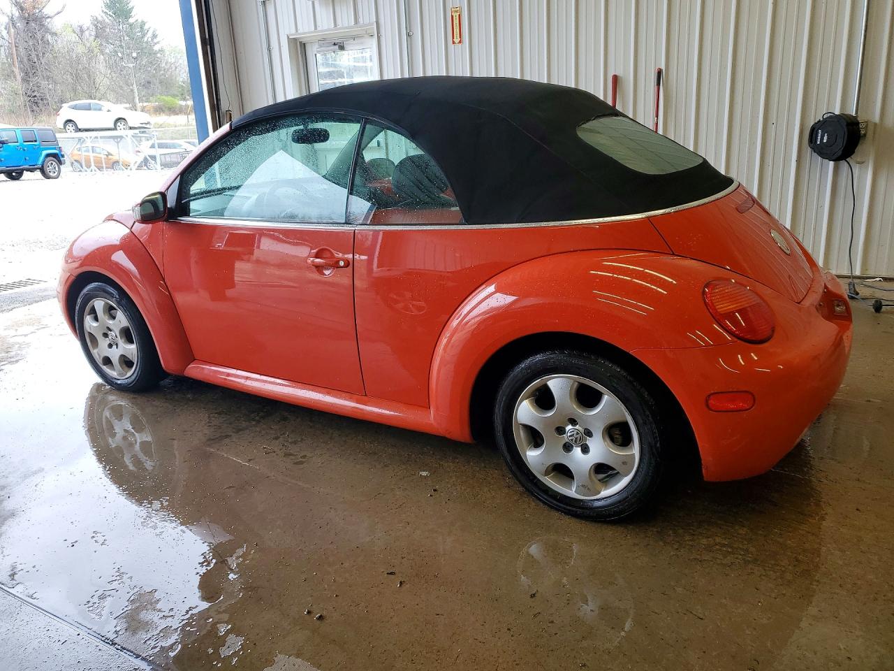 2003 VOLKSWAGEN Beetle VIN 3VWCK21Y43M318077 photo 2