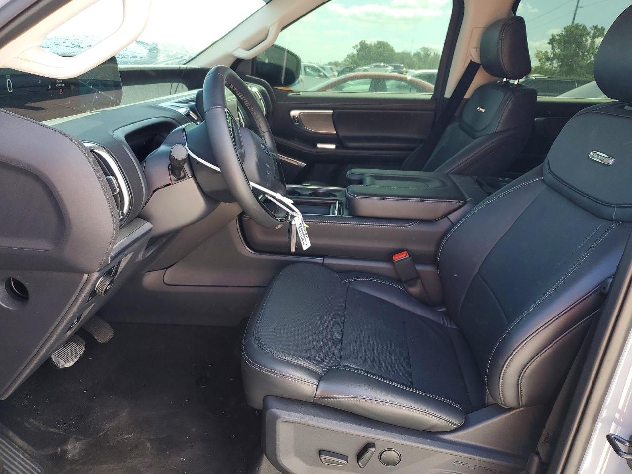 2025 Ford Expedition VIN 1FMJU1M89SEA73920 photo 7